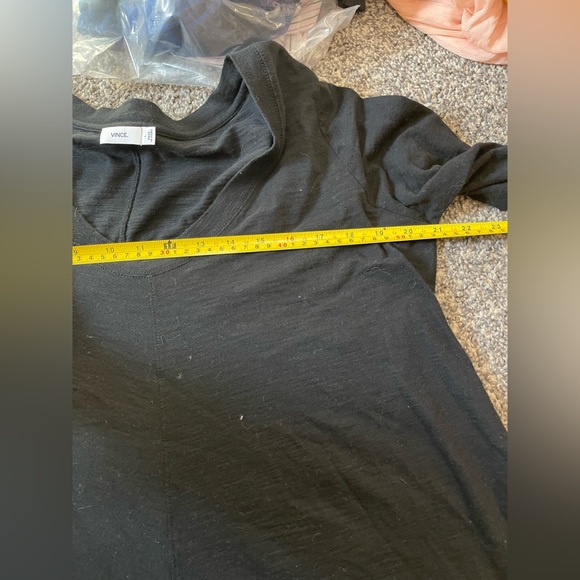 Vince Pima Cotton Essential Long Sleeve Tee V Neck in Black Sz L - Picture 8 of 10